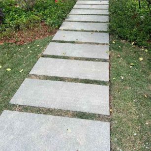 玉林 芝麻黑小区踏步、汀步石铺装效果