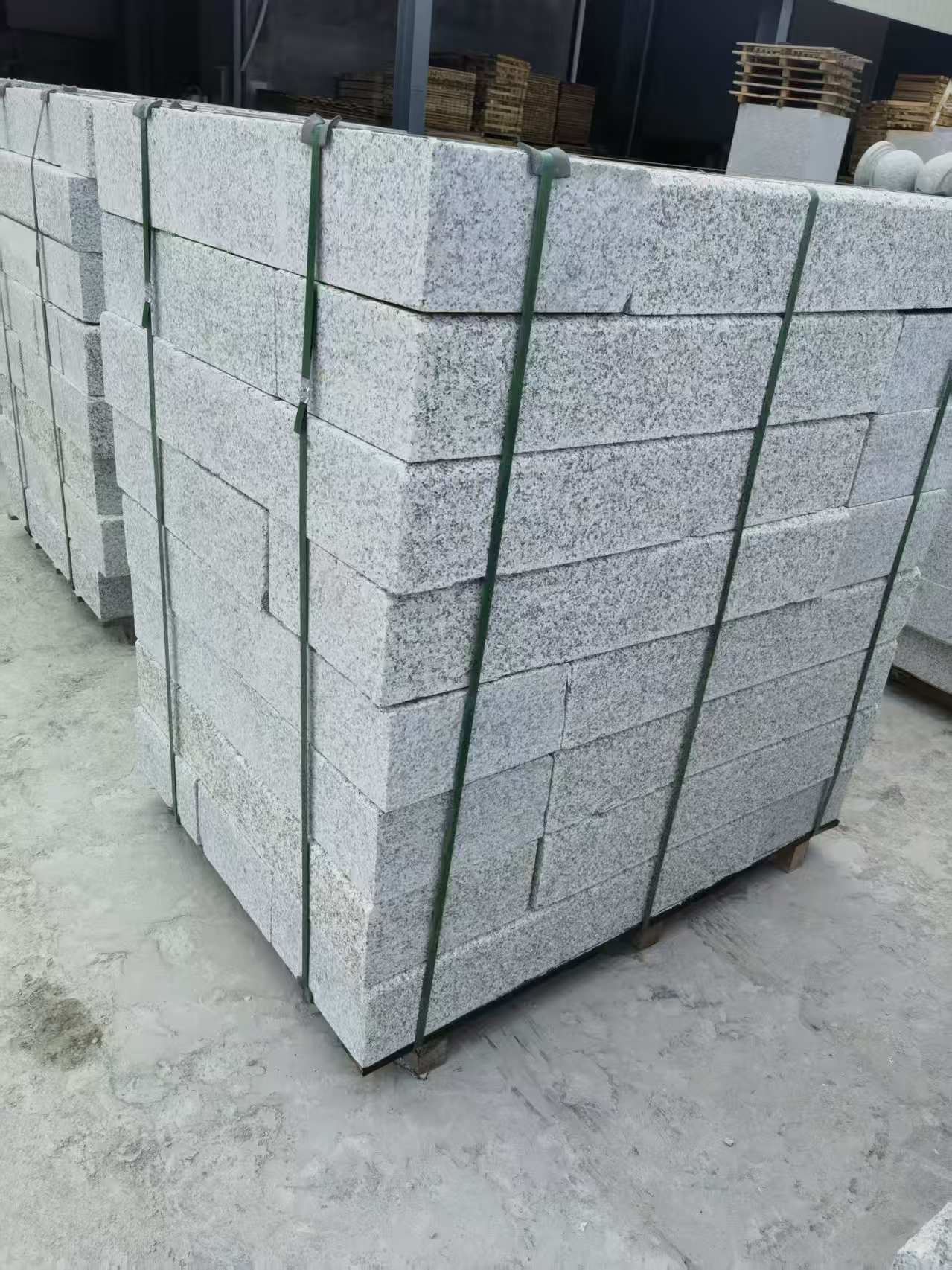 玉林 芙蓉白火烧两面路沿石