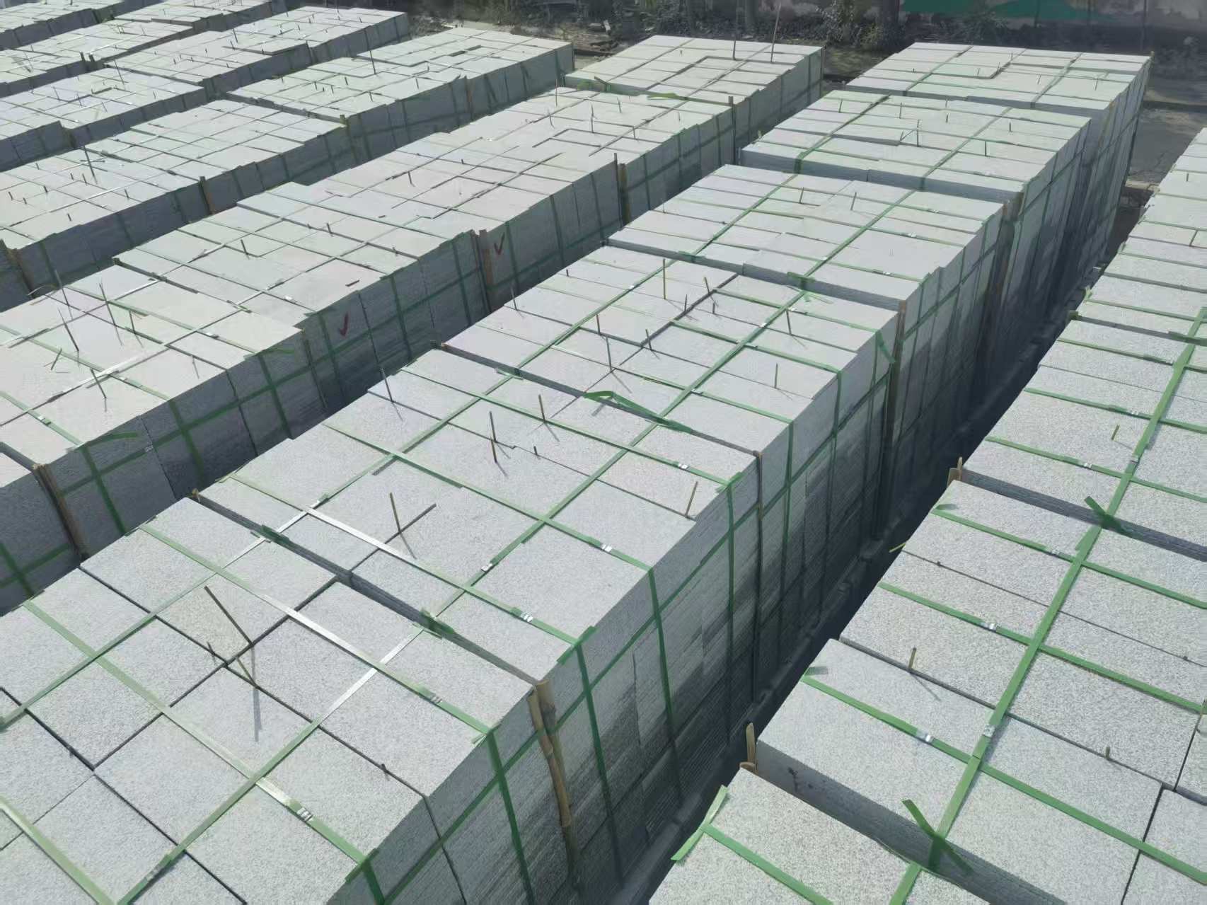 玉林 芝麻白1.8公分火烧300*600地铺，清仓大甩卖