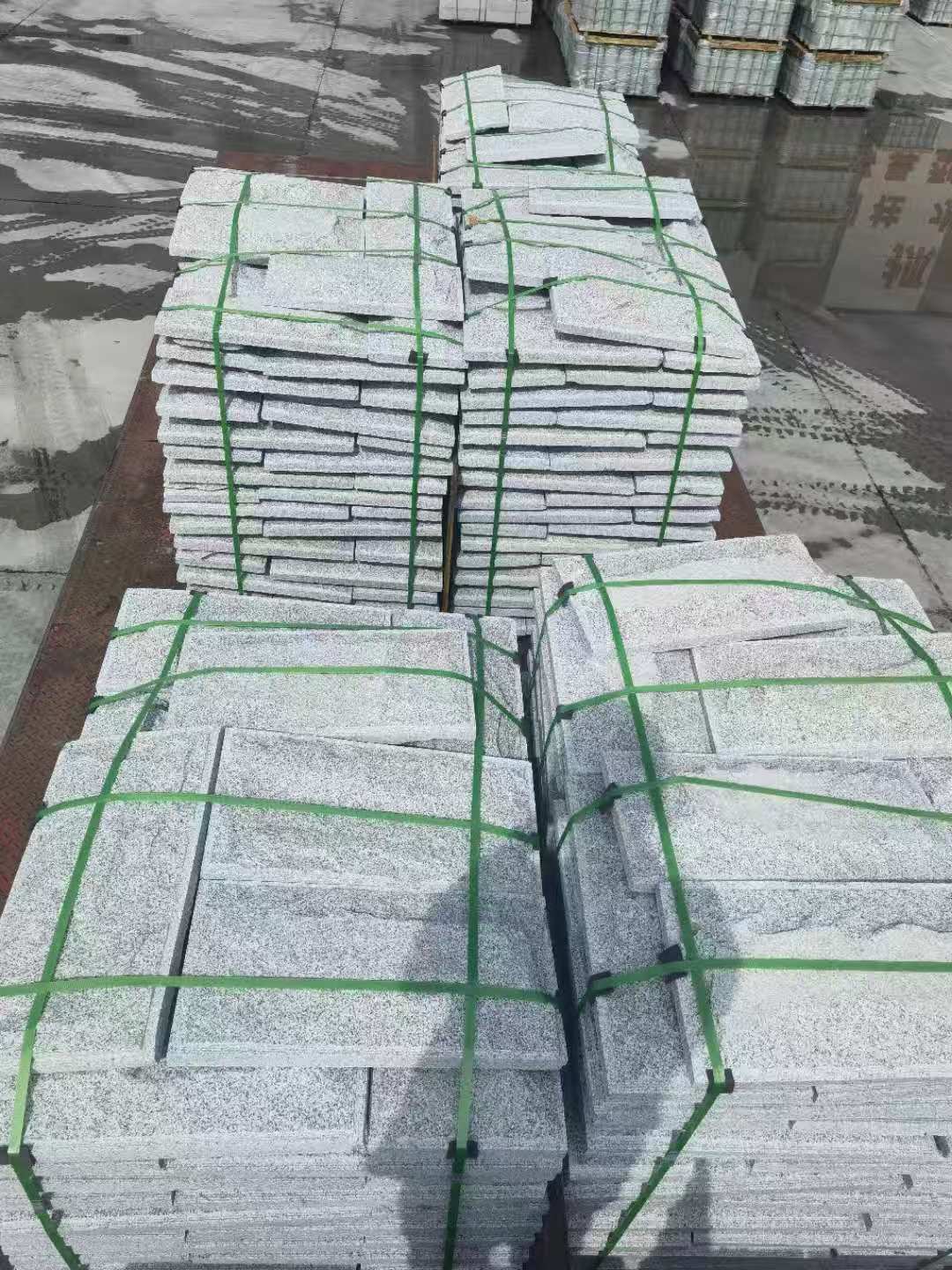 玉林 芝麻白蘑菇石装车出货