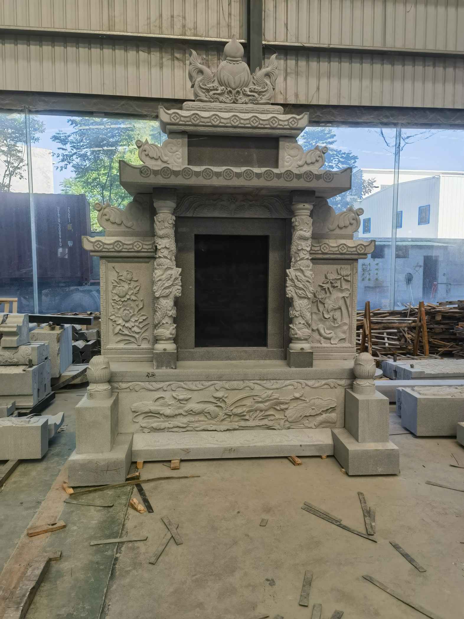 玉林 芝麻灰高档墓碑、土墓，一套也支持定做