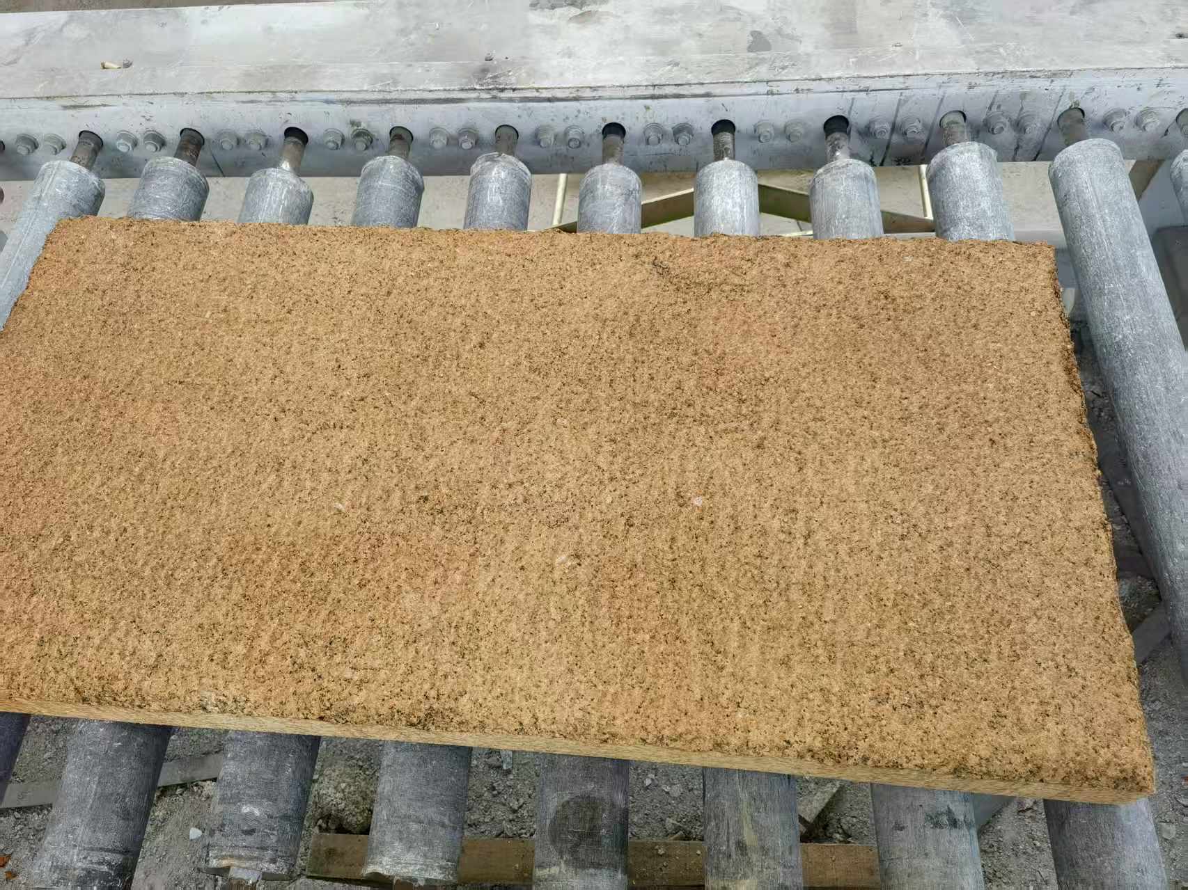 玉林 菠萝面老石板，做旧仿古石，流水线生产加工