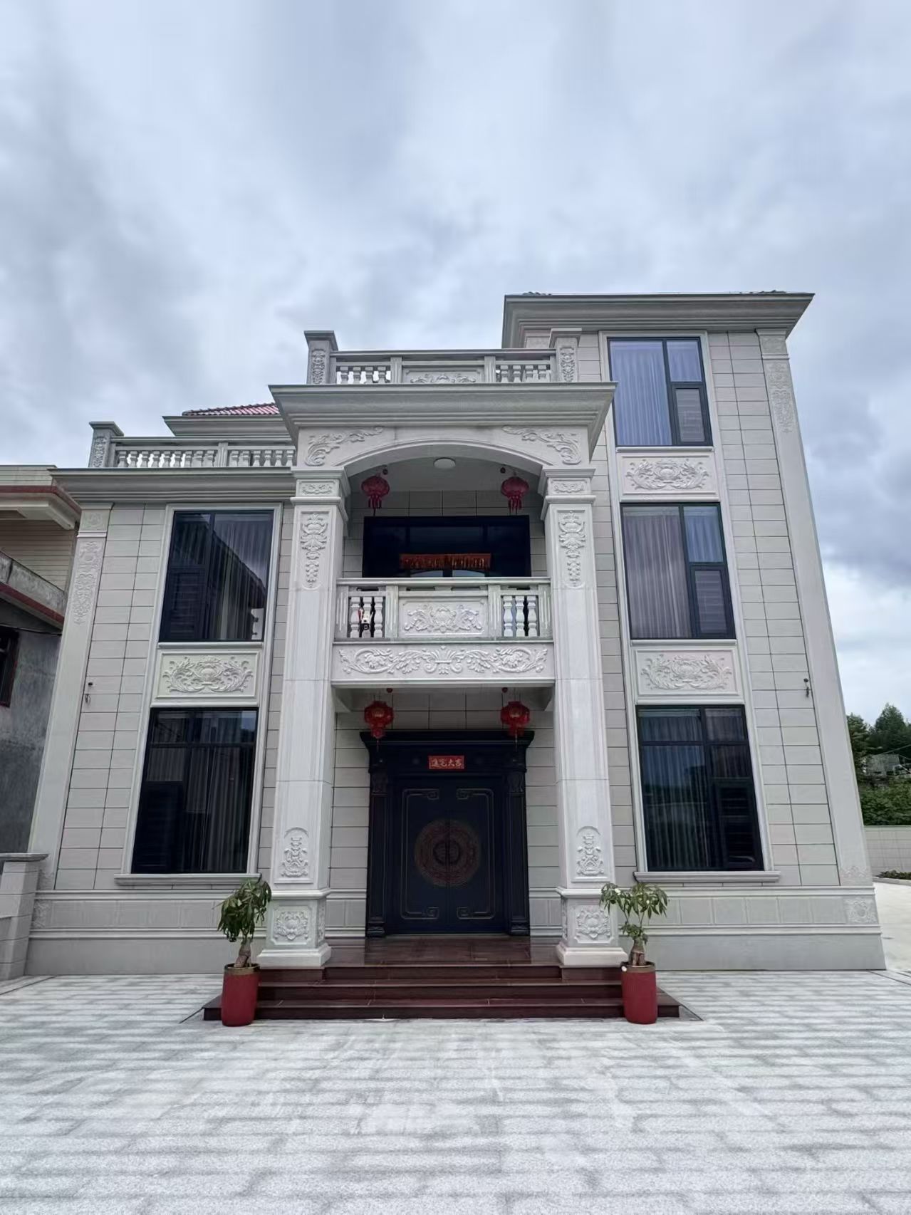 玉林 芝麻白石材别墅干挂案例展示