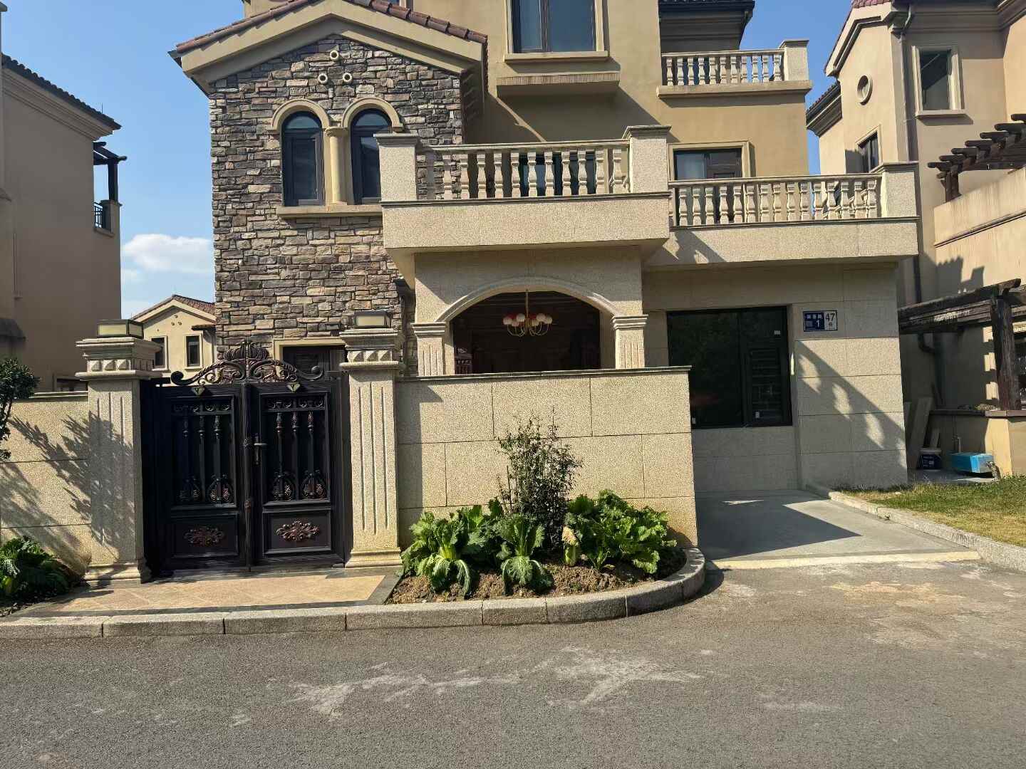 玉林黄金麻别墅外墙安装效果