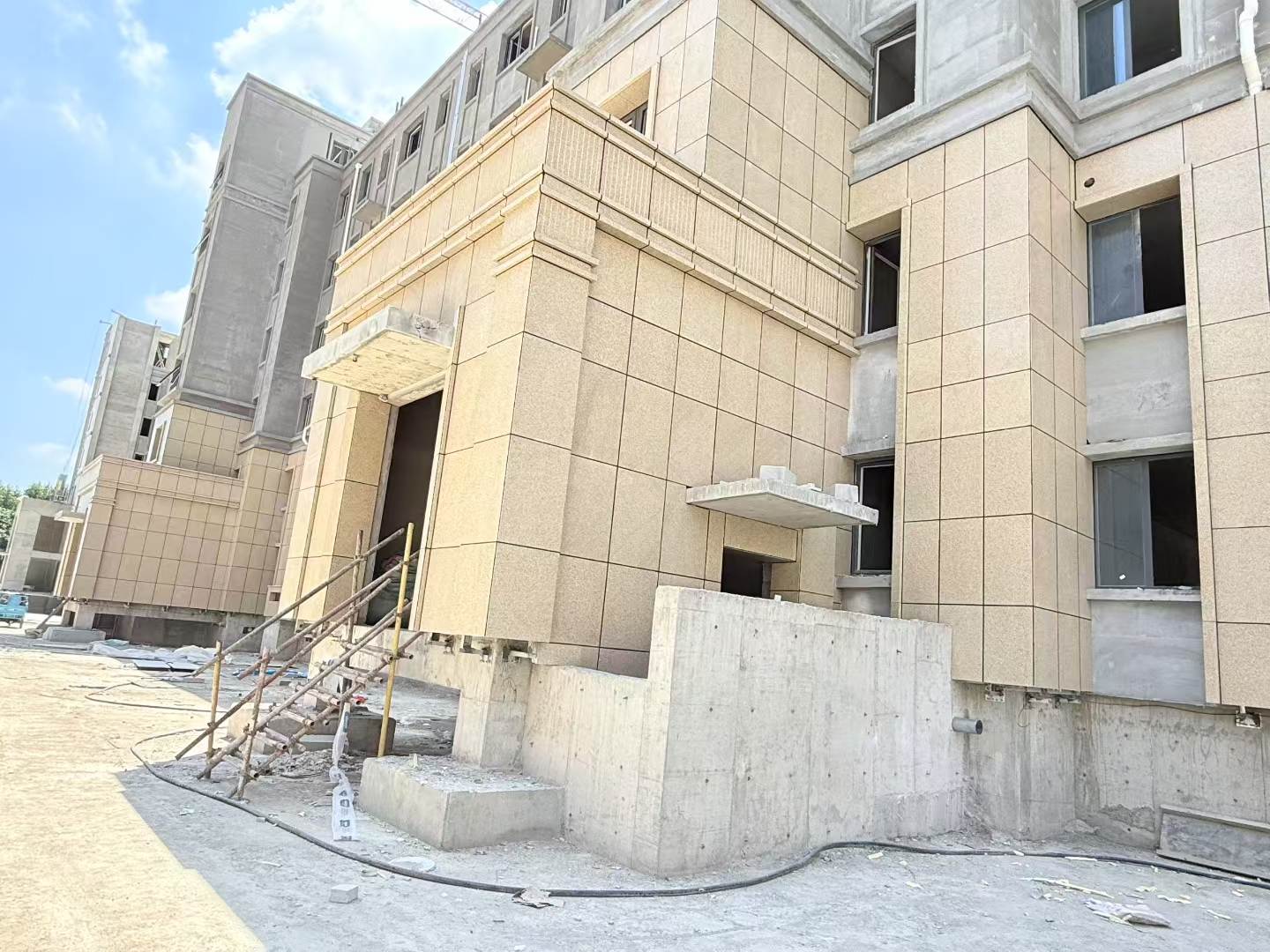 玉林 黄金麻干挂，工地实拍