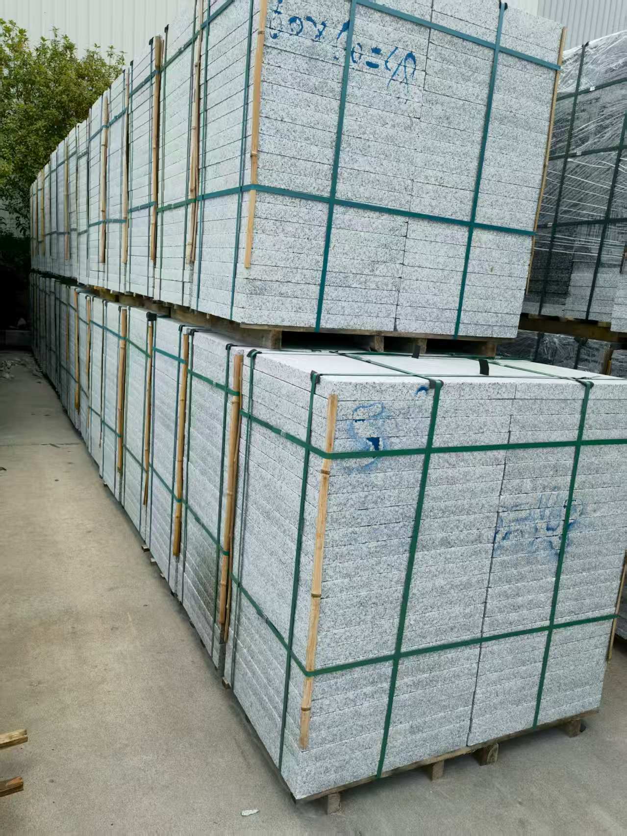 玉林 大花芙蓉白火烧成品，市政园林广场地铺石