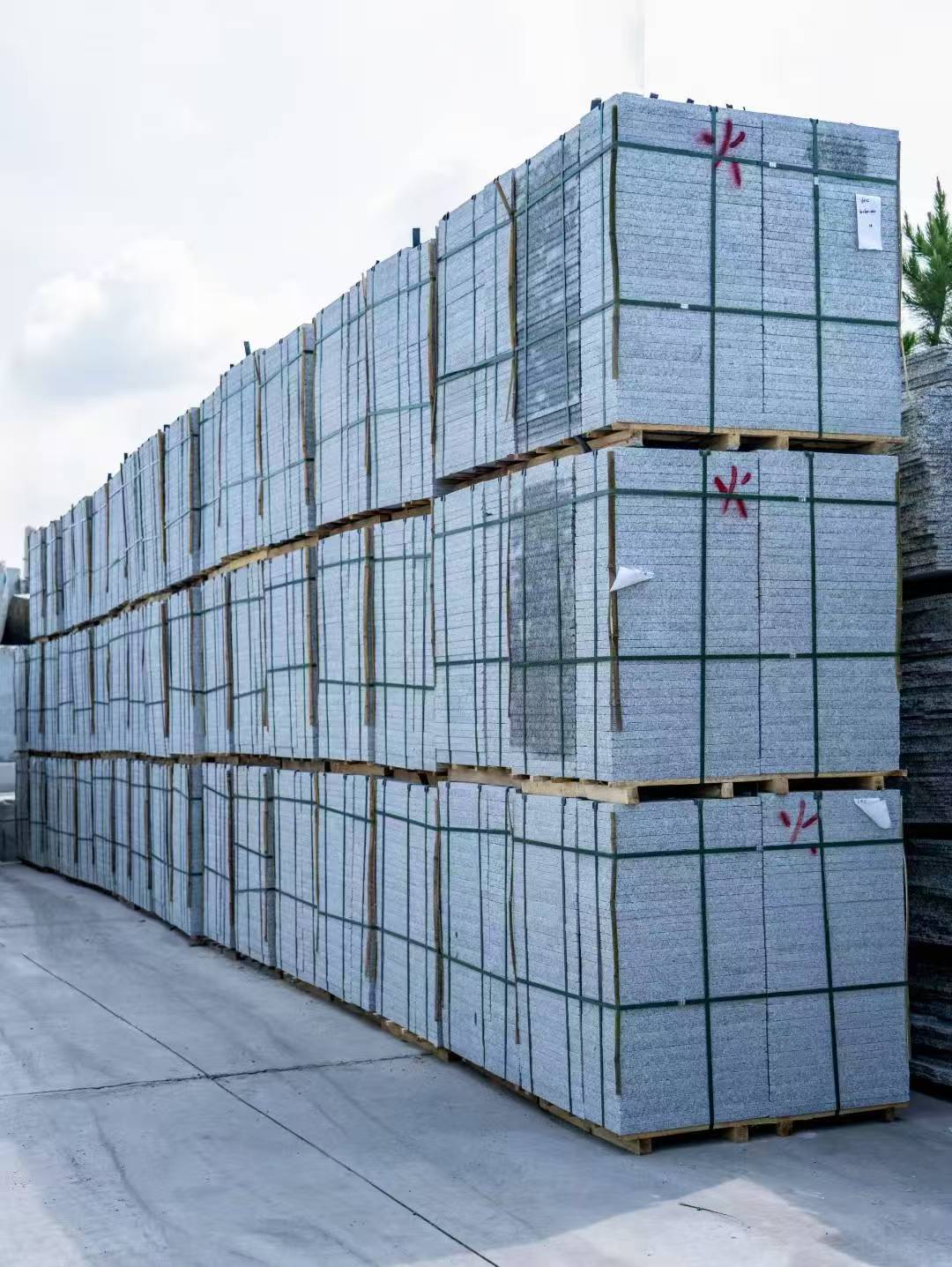 玉林 芙蓉白3公分火烧地铺成品300*600