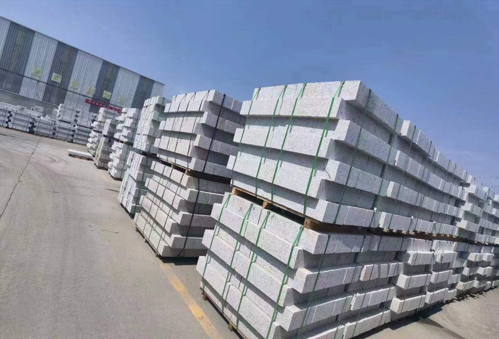 玉林芝麻白路沿石如何进行正确铺设